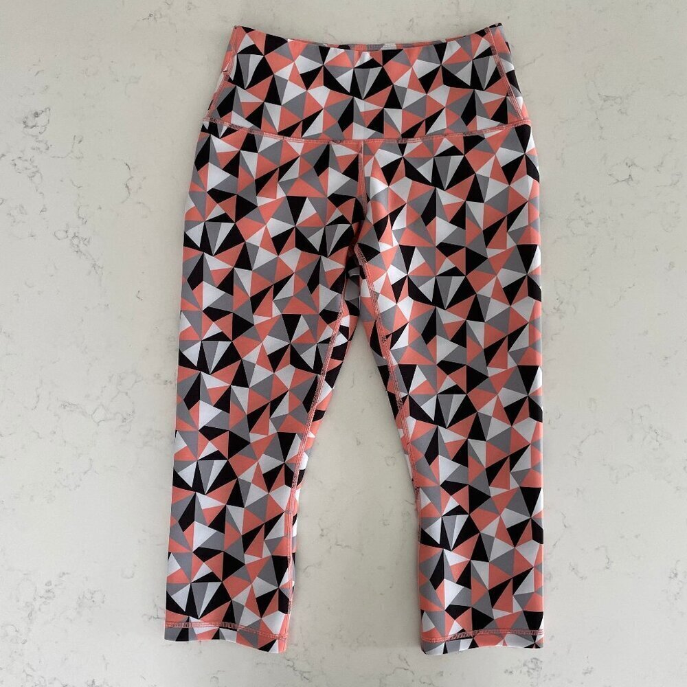 Karma Activewear Geometric Print Poly Spandex Crop Leggings Blk Gry Wht Pink S